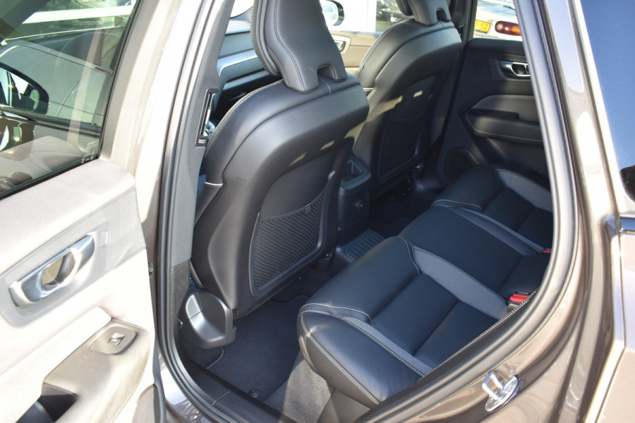 Volvo XC60 T8 AWD 455PK Plug-in Hybrid Plus Dark | 21" LMV | Luchtvering | H&K | Panodak | Contour stoelen | 360 Camera