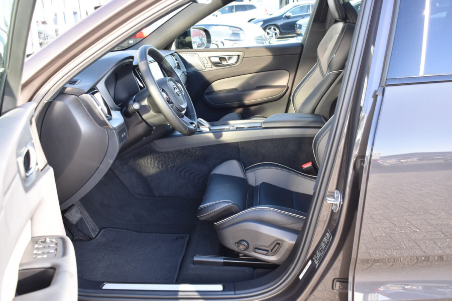 Volvo XC60 T8 AWD 455PK Plug-in Hybrid Plus Dark | 21" LMV | Luchtvering | H&K | Panodak | Contour stoelen | 360 Camera