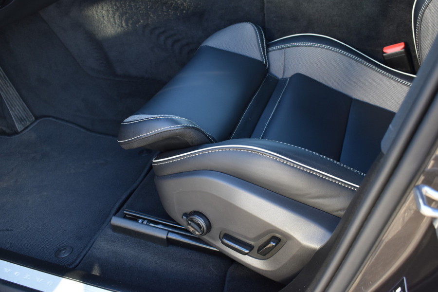 Volvo XC60 T8 AWD 455PK Plug-in Hybrid Plus Dark | 21" LMV | Luchtvering | H&K | Panodak | Contour stoelen | 360 Camera