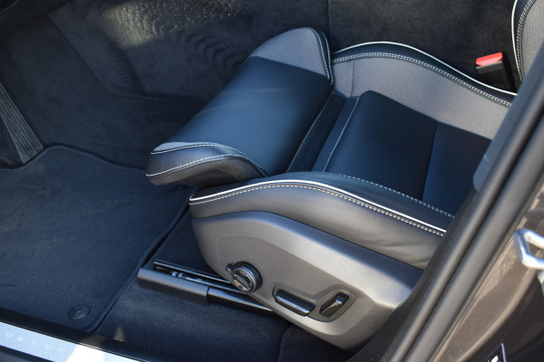 Volvo XC60 T8 AWD 455PK Plug-in Hybrid Plus Dark | 21" LMV | Luchtvering | H&K | Panodak | Contour stoelen | 360 Camera