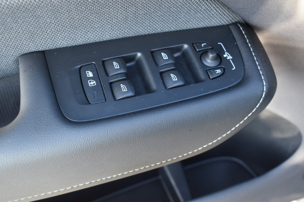 Volvo XC60 T8 AWD 455PK Plug-in Hybrid Plus Dark | 21" LMV | Luchtvering | H&K | Panodak | Contour stoelen | 360 Camera