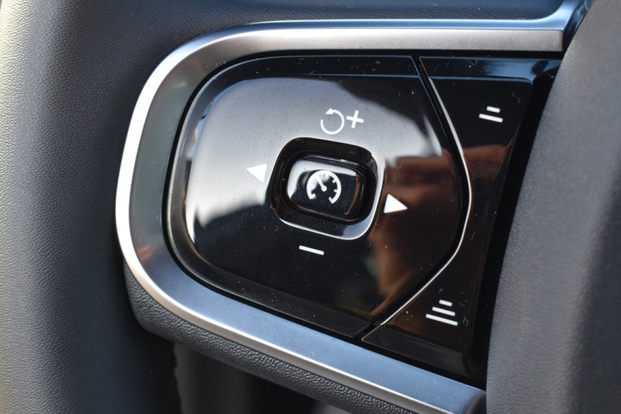 Volvo XC60 T8 AWD 455PK Plug-in Hybrid Plus Dark | 21" LMV | Luchtvering | H&K | Panodak | Contour stoelen | 360 Camera