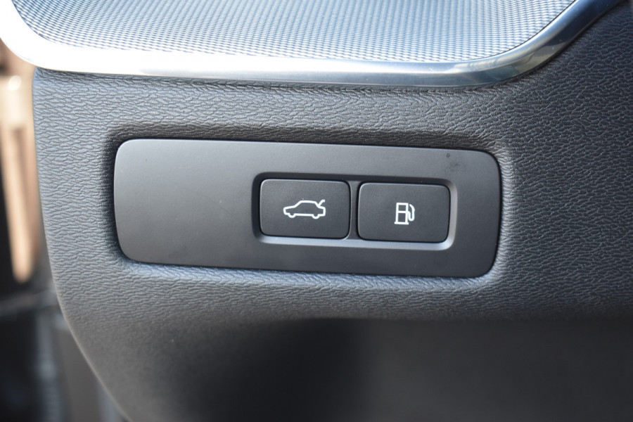 Volvo XC60 T8 AWD 455PK Plug-in Hybrid Plus Dark | 21" LMV | Luchtvering | H&K | Panodak | Contour stoelen | 360 Camera