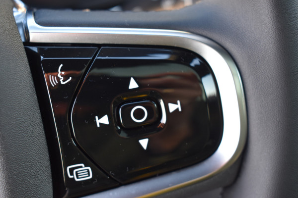 Volvo XC60 T8 AWD 455PK Plug-in Hybrid Plus Dark | 21" LMV | Luchtvering | H&K | Panodak | Contour stoelen | 360 Camera