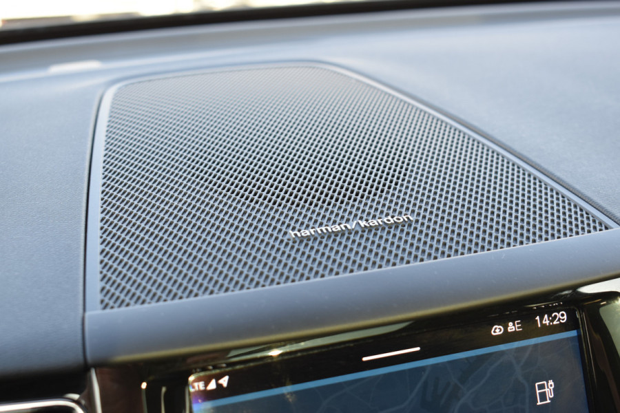 Volvo XC60 T8 AWD 455PK Plug-in Hybrid Plus Dark | 21" LMV | Luchtvering | H&K | Panodak | Contour stoelen | 360 Camera