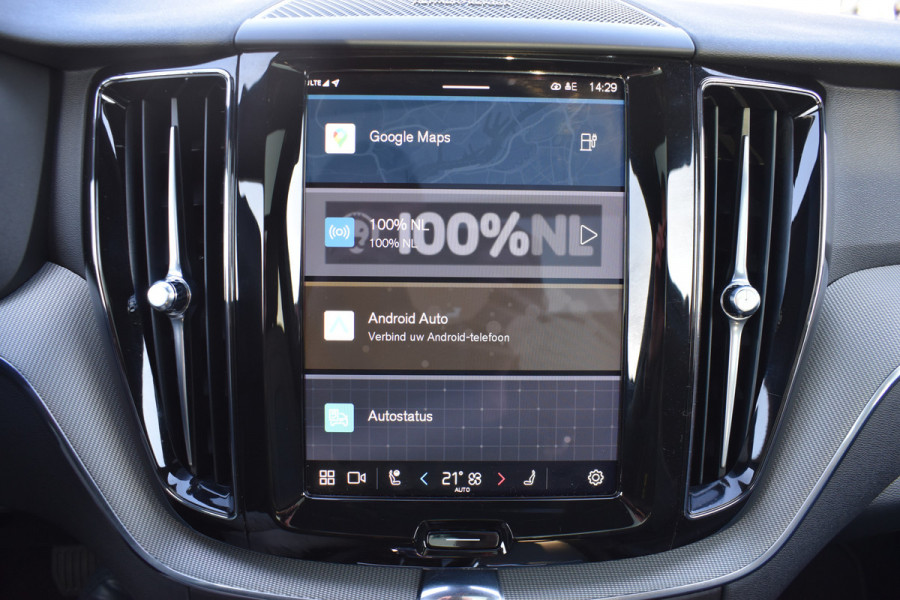 Volvo XC60 T8 AWD 455PK Plug-in Hybrid Plus Dark | 21" LMV | Luchtvering | H&K | Panodak | Contour stoelen | 360 Camera