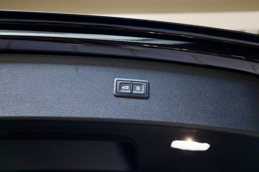 Audi Q5 55 TFSI e S edition Competition Full Options