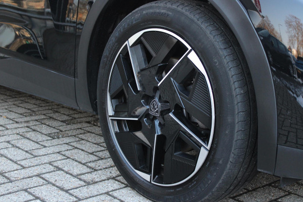 Peugeot 408 1.6 HYbrid 225PK EAT8 GT | SCHUIF/KANTEL DAK | NAPPA ZWART LEDEREN BEKLEDING | NIGHT VISION | FOCAL AUDIO SYSTEM | ELEKTRISCH BEDIENBARE VOORSTOELEN MET MASSAGE EN VERWARM FUNCTIE | NAVIGATIE | DRAADLOZE APPLE CARPLAY/ANDROID AUTO | DRAADLOZE TELEFOONLADER | KEYLESS ENTRY/START | VOORVERWAMINGS FUNCTIE | ADAPTIVE CRUISE CONTROL | CLEAN CABIN: VENTILATIE MANAGMENT SYSTEEM | ELEKTRISCH BEDIENBARE ACHTERKLEP | LANE POSITIONING ASSIST | 3D-INSTRUMENTENPANEEL |