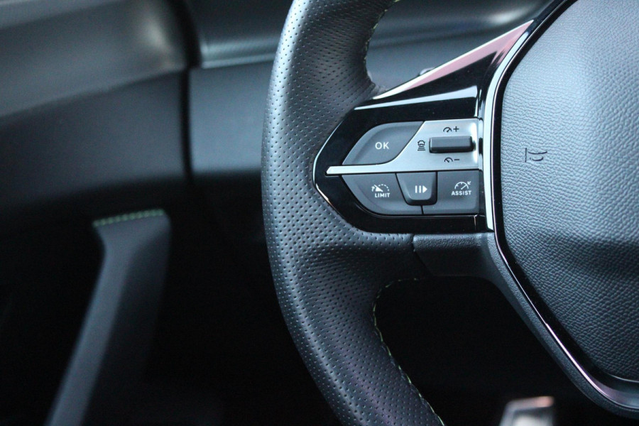 Peugeot 408 1.6 HYbrid 225PK EAT8 GT | SCHUIF/KANTEL DAK | NAPPA ZWART LEDEREN BEKLEDING | NIGHT VISION | FOCAL AUDIO SYSTEM | ELEKTRISCH BEDIENBARE VOORSTOELEN MET MASSAGE EN VERWARM FUNCTIE | NAVIGATIE | DRAADLOZE APPLE CARPLAY/ANDROID AUTO | DRAADLOZE TELEFOONLADER | KEYLESS ENTRY/START | VOORVERWAMINGS FUNCTIE | ADAPTIVE CRUISE CONTROL | CLEAN CABIN: VENTILATIE MANAGMENT SYSTEEM | ELEKTRISCH BEDIENBARE ACHTERKLEP | LANE POSITIONING ASSIST | 3D-INSTRUMENTENPANEEL |