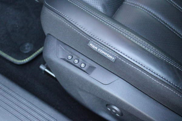 Peugeot 408 1.6 HYbrid 225PK EAT8 GT | SCHUIF/KANTEL DAK | NAPPA ZWART LEDEREN BEKLEDING | NIGHT VISION | FOCAL AUDIO SYSTEM | ELEKTRISCH BEDIENBARE VOORSTOELEN MET MASSAGE EN VERWARM FUNCTIE | NAVIGATIE | DRAADLOZE APPLE CARPLAY/ANDROID AUTO | DRAADLOZE TELEFOONLADER | KEYLESS ENTRY/START | VOORVERWAMINGS FUNCTIE | ADAPTIVE CRUISE CONTROL | CLEAN CABIN: VENTILATIE MANAGMENT SYSTEEM | ELEKTRISCH BEDIENBARE ACHTERKLEP | LANE POSITIONING ASSIST | 3D-INSTRUMENTENPANEEL |