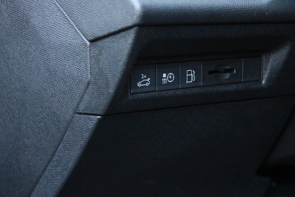 Peugeot 408 1.6 HYbrid 225PK EAT8 GT | SCHUIF/KANTEL DAK | NAPPA ZWART LEDEREN BEKLEDING | NIGHT VISION | FOCAL AUDIO SYSTEM | ELEKTRISCH BEDIENBARE VOORSTOELEN MET MASSAGE EN VERWARM FUNCTIE | NAVIGATIE | DRAADLOZE APPLE CARPLAY/ANDROID AUTO | DRAADLOZE TELEFOONLADER | KEYLESS ENTRY/START | VOORVERWAMINGS FUNCTIE | ADAPTIVE CRUISE CONTROL | CLEAN CABIN: VENTILATIE MANAGMENT SYSTEEM | ELEKTRISCH BEDIENBARE ACHTERKLEP | LANE POSITIONING ASSIST | 3D-INSTRUMENTENPANEEL |