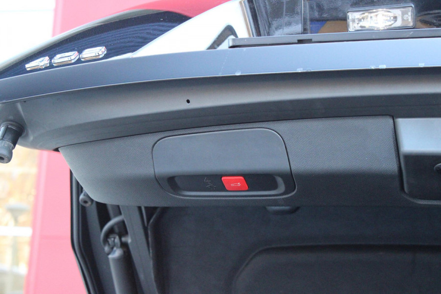 Peugeot 408 1.6 HYbrid 225PK EAT8 GT | SCHUIF/KANTEL DAK | NAPPA ZWART LEDEREN BEKLEDING | NIGHT VISION | FOCAL AUDIO SYSTEM | ELEKTRISCH BEDIENBARE VOORSTOELEN MET MASSAGE EN VERWARM FUNCTIE | NAVIGATIE | DRAADLOZE APPLE CARPLAY/ANDROID AUTO | DRAADLOZE TELEFOONLADER | KEYLESS ENTRY/START | VOORVERWAMINGS FUNCTIE | ADAPTIVE CRUISE CONTROL | CLEAN CABIN: VENTILATIE MANAGMENT SYSTEEM | ELEKTRISCH BEDIENBARE ACHTERKLEP | LANE POSITIONING ASSIST | 3D-INSTRUMENTENPANEEL |