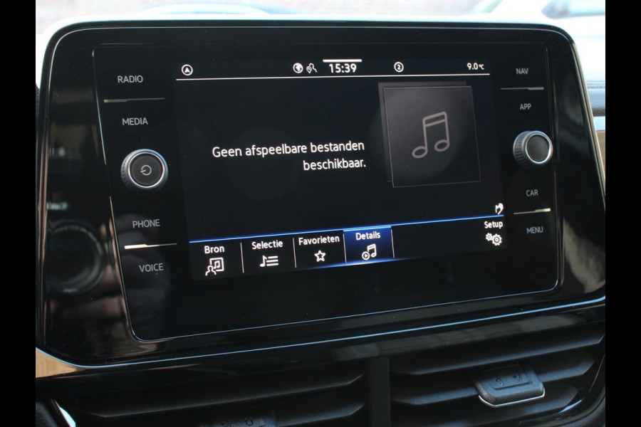 Volkswagen T-Roc 1.5 TSI R-Line+Blackpack Climate control | Adaptieve cruise control | Panoramadak | LED | Navigatie | Achteruitrijcamera | Parkeersensoren | Apple Carplay/ Android Auto | Radio