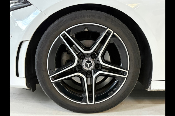 Mercedes-Benz A-Klasse 180 AMG Line*Sfeer*Pano*Cam