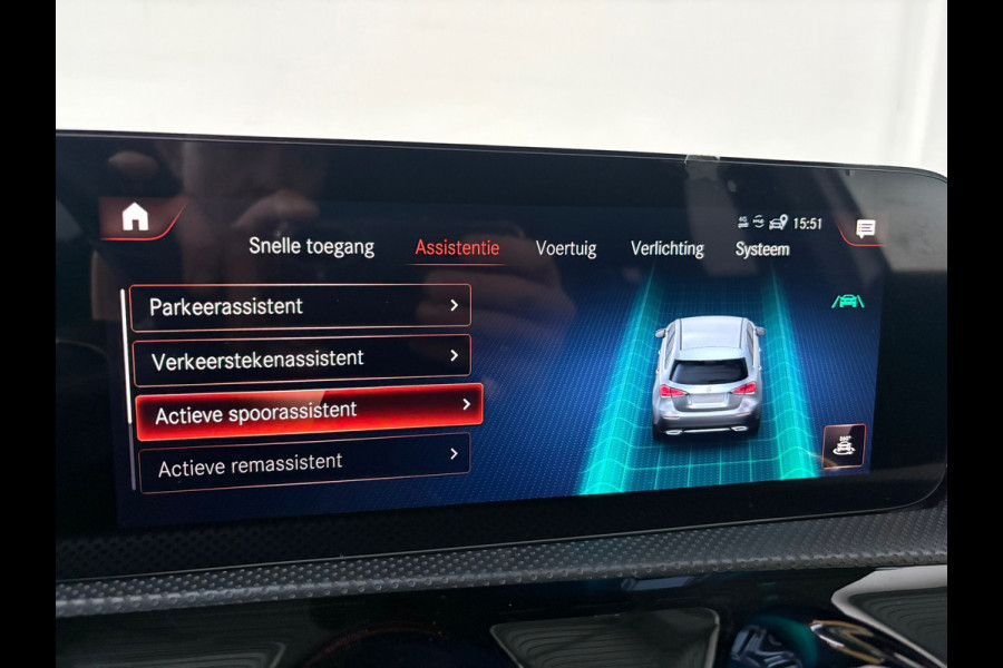 Mercedes-Benz A-Klasse 180 AMG Line*Sfeer*Pano*Cam