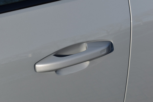 Volvo EX40 Extended Range 252PK Plus Black Ed. 82 kWh H&K | Panodak | Camera | 20"LMV | ACC | Blis