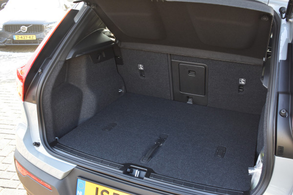 Volvo EX40 Extended Range 252PK Plus Black Ed. 82 kWh H&K | Panodak | Camera | 20"LMV | ACC | Blis