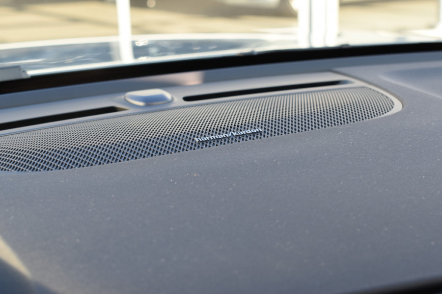 Volvo EX40 Extended Range 252PK Plus Black Ed. 82 kWh H&K | Panodak | Camera | 20"LMV | ACC | Blis