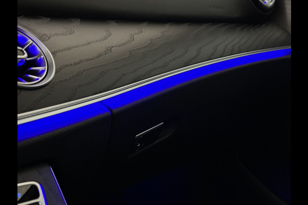 Mercedes-Benz CLS-Klasse 450 4MATIC Edition 1 AMG-Line | 360 Camera | Leder-Exclusief | ACC | Burmester | Schuifdak | Multibeam-LED | Sfeerverlichting | Memory | Stoelverwarming V+A | IWC-Klokje | ISO-Glas | 20'' | Dodehoek | Lane Assist | Carplay |