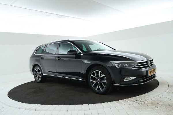 Volkswagen Passat Variant 2.0 TDI Elegance Business R Automaat, Leer, virtual, Climate,