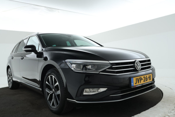 Volkswagen Passat Variant 2.0 TDI Elegance Business R Automaat, Leer, virtual, Climate,