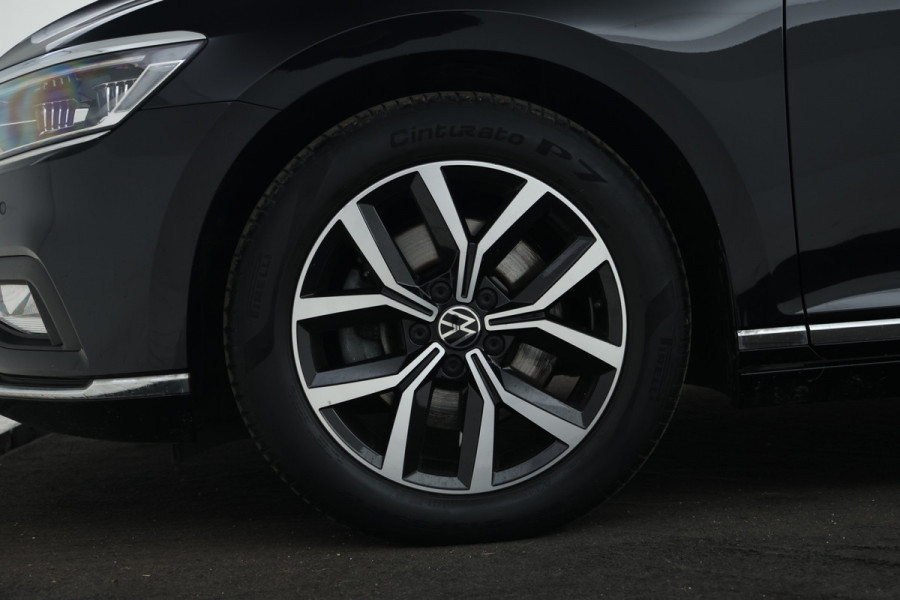 Volkswagen Passat Variant 2.0 TDI Elegance Business R Automaat, Leer, virtual, Climate,