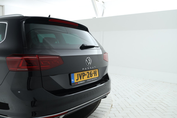 Volkswagen Passat Variant 2.0 TDI Elegance Business R Automaat, Leer, virtual, Climate,