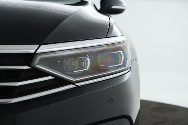Volkswagen Passat Variant 2.0 TDI Elegance Business R Automaat, Leer, virtual, Climate,