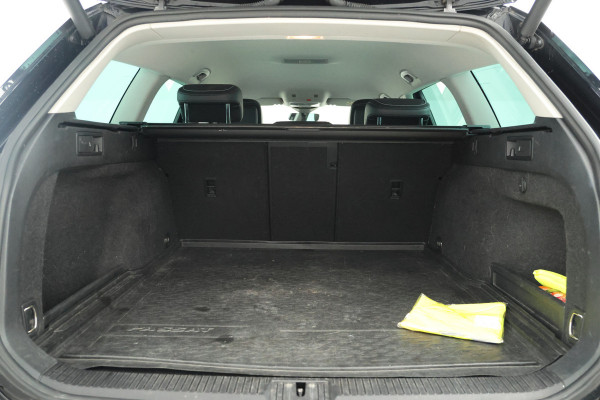Volkswagen Passat Variant 2.0 TDI Elegance Business R Automaat, Leer, virtual, Climate,