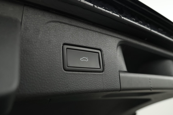 Volkswagen Passat Variant 2.0 TDI Elegance Business R Automaat, Leer, virtual, Climate,