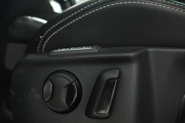 Volkswagen Passat Variant 2.0 TDI Elegance Business R Automaat, Leer, virtual, Climate,