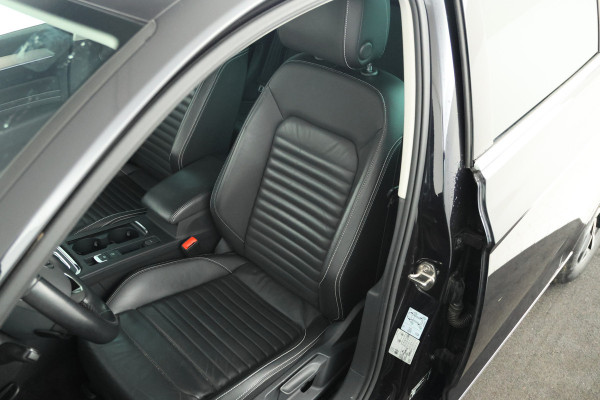 Volkswagen Passat Variant 2.0 TDI Elegance Business R Automaat, Leer, virtual, Climate,