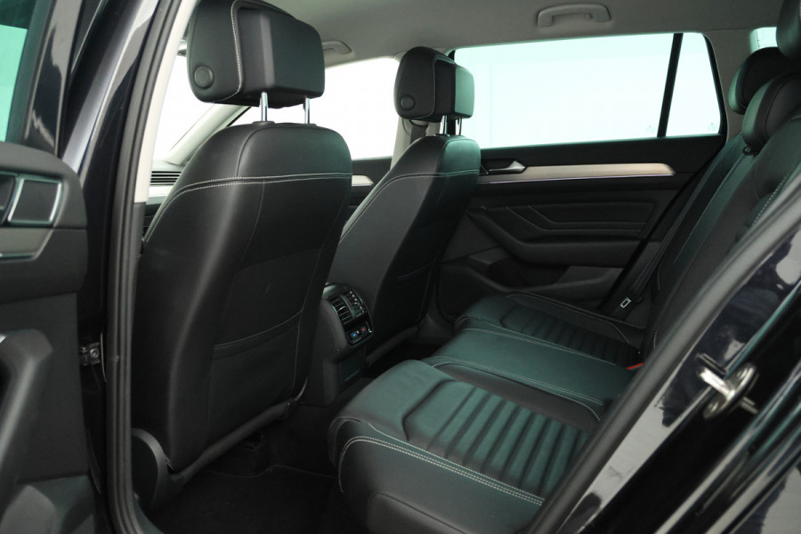 Volkswagen Passat Variant 2.0 TDI Elegance Business R Automaat, Leer, virtual, Climate,