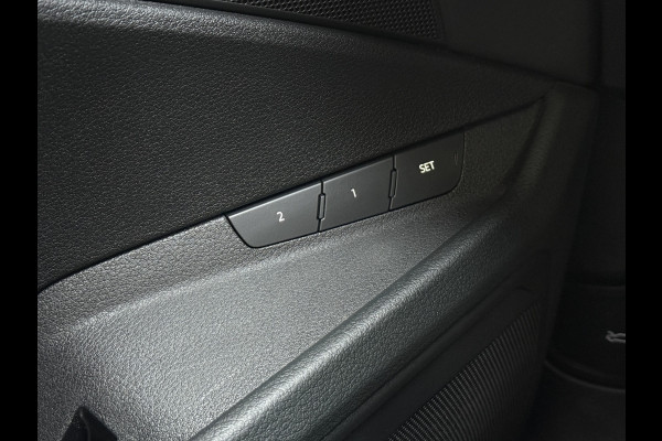 Audi e-tron 50 quattro Launch edition plus 71 kWh | Panoramadak | Leder | Camera Apple Carplay | Navi