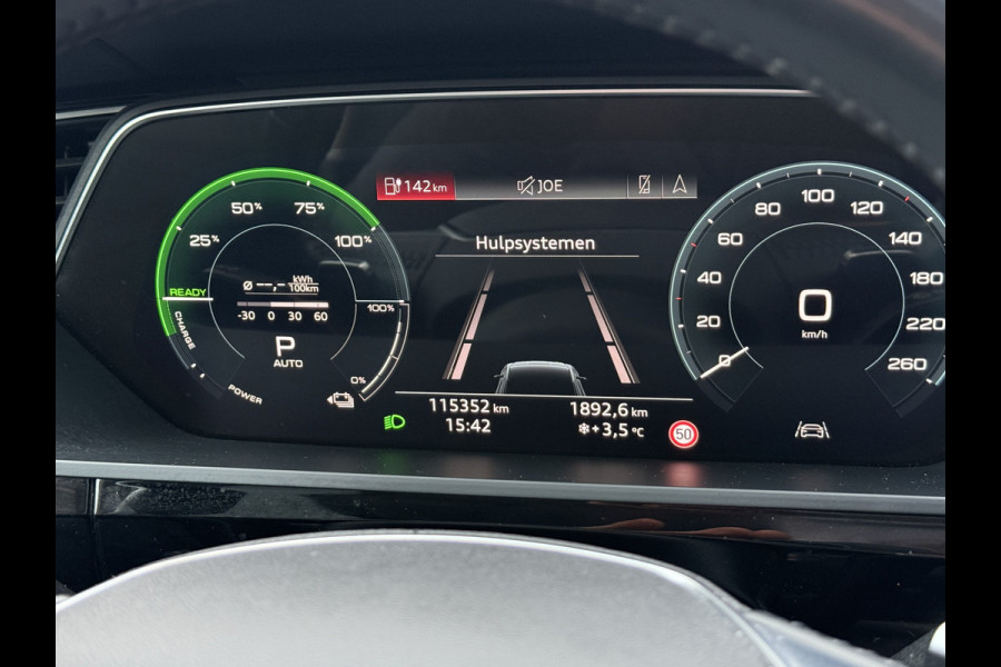 Audi e-tron 50 quattro Launch edition plus 71 kWh | Panoramadak | Leder | Camera Apple Carplay | Navi