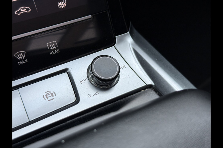 Audi e-tron 50 quattro Launch edition plus 71 kWh | Panoramadak | Leder | Camera Apple Carplay | Navi