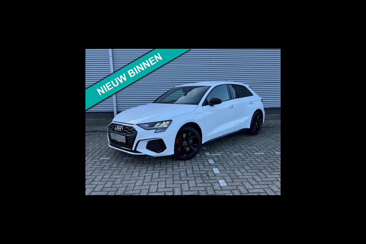 Audi A3 Sportback 45 TFSI e S Black edition Competition,Stoelverwarming,Carplay,Sportstoelen,