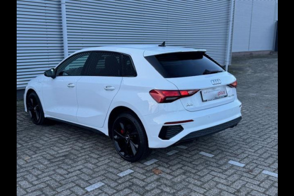 Audi A3 Sportback 45 TFSI e S Black edition Competition,Stoelverwarming,Carplay,Sportstoelen,
