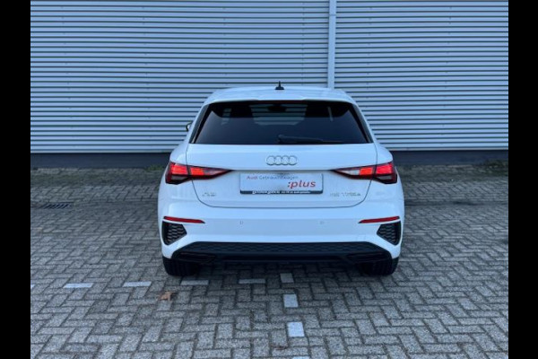 Audi A3 Sportback 45 TFSI e S Black edition Competition,Stoelverwarming,Carplay,Sportstoelen,