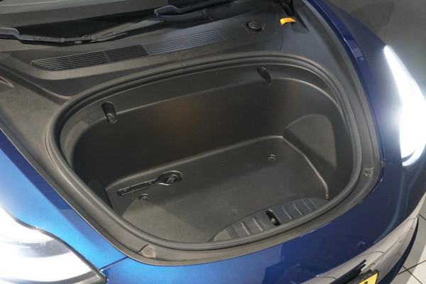 Tesla Model 3 Standard RWD Plus 60 kWh + AUTOPILOT / PREMIUM AUDIO / 19''