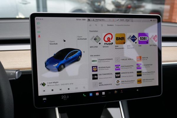 Tesla Model 3 Standard RWD Plus 60 kWh + AUTOPILOT / PREMIUM AUDIO / 19''