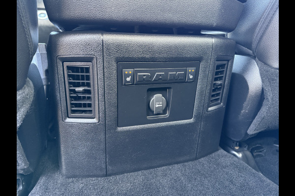 Dodge Ram 1500 3.0 V6 DIESEL LARAMIE E6 / 4x4 / **UNIEK** / CREW CAB / CAMERA / LEDER / 3.5T TREKHAAK