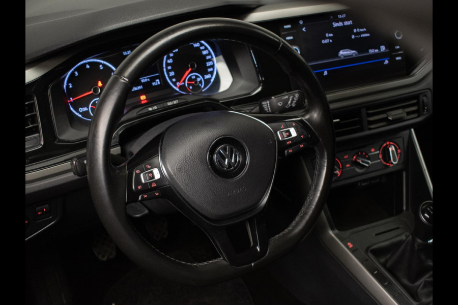 Volkswagen Polo 1.0 TSI Comfortline Sport (APPLE CARPLAY,GROOT NAVI,ADAPTIVE CRUISE,TREKHAAK,LED,SPORTSTOELEN,NETTE STAAT)