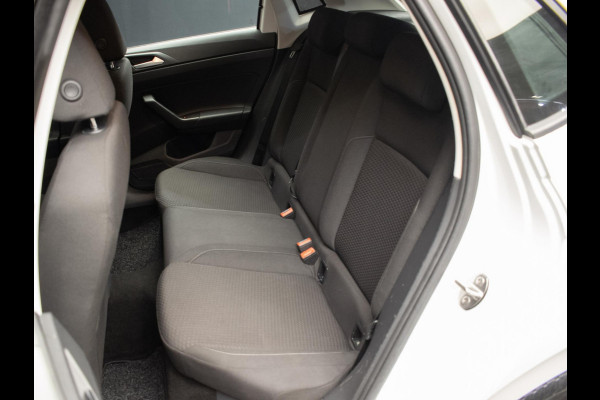 Volkswagen Polo 1.0 TSI Comfortline Sport (APPLE CARPLAY,GROOT NAVI,ADAPTIVE CRUISE,TREKHAAK,LED,SPORTSTOELEN,NETTE STAAT)