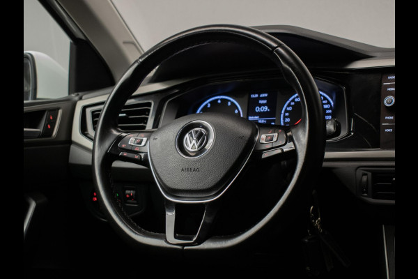 Volkswagen Polo 1.0 TSI Comfortline Sport (APPLE CARPLAY,GROOT NAVI,ADAPTIVE CRUISE,TREKHAAK,LED,SPORTSTOELEN,NETTE STAAT)