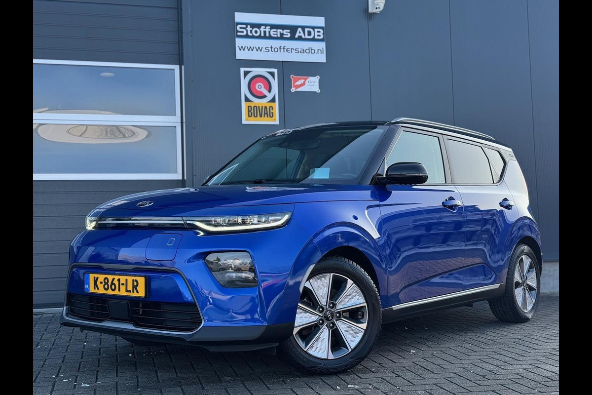 Kia e-Soul DynamicLine 64 kWh | €11.350 EX BTW | Camera | Navi | Winterpack | Head-up | BLIS | ACC | LED | 100% Kia onderhouden