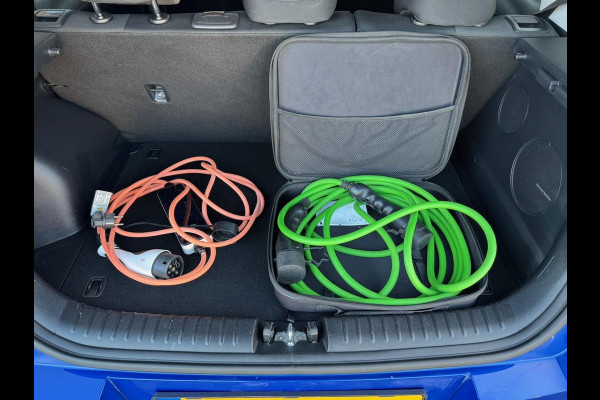 Kia e-Soul DynamicLine 64 kWh | €11.350 EX BTW | Camera | Navi | Winterpack | Head-up | BLIS | ACC | LED | 100% Kia onderhouden
