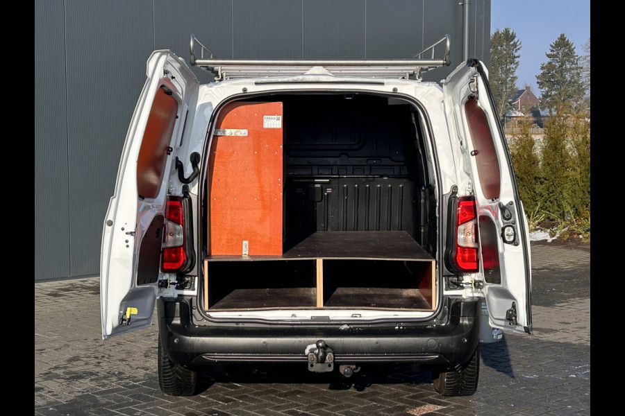 Opel Combo 1.6D / L1H1 / 1e EIG. / IMPERIAAL / INRICHTING / TREKHAAK / AIRCO / CRUISE / NAVI / APPLE CARPLAY