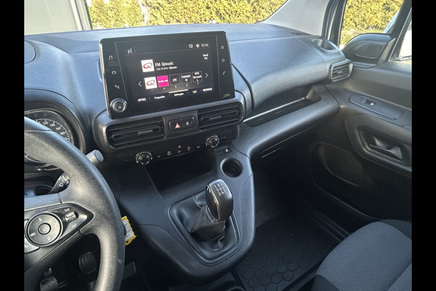 Opel Combo 1.6D / L1H1 / 1e EIG. / IMPERIAAL / INRICHTING / TREKHAAK / AIRCO / CRUISE / NAVI / APPLE CARPLAY