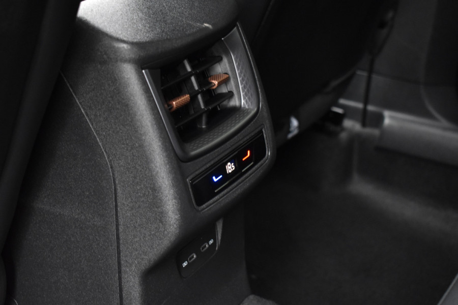 CUPRA Terramar 1.5 eTSI 150PK DSG BUSINESS SFEERVERL HEAD-UP/NAVI/CAMERA/LEDER MATRIX FABRIEKS GARANTIE